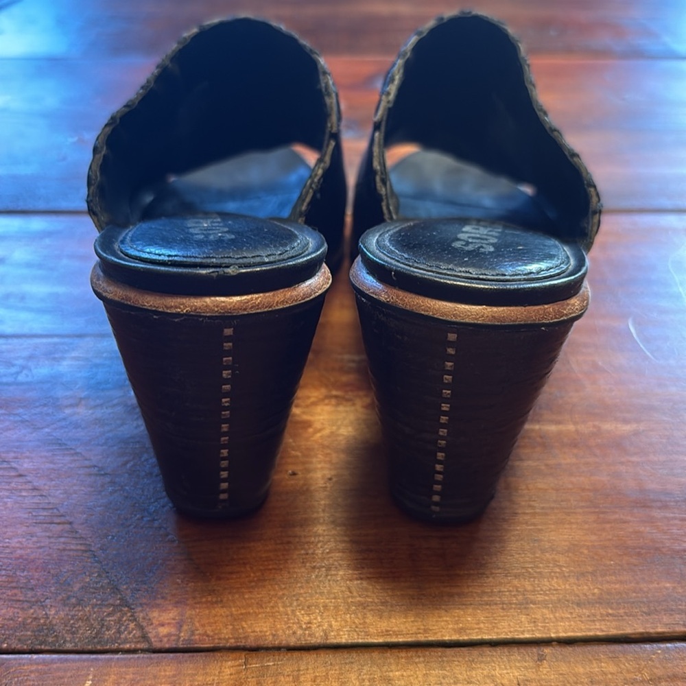 Sorel Black Leather Slip-On Mules - Picture 2 of 6